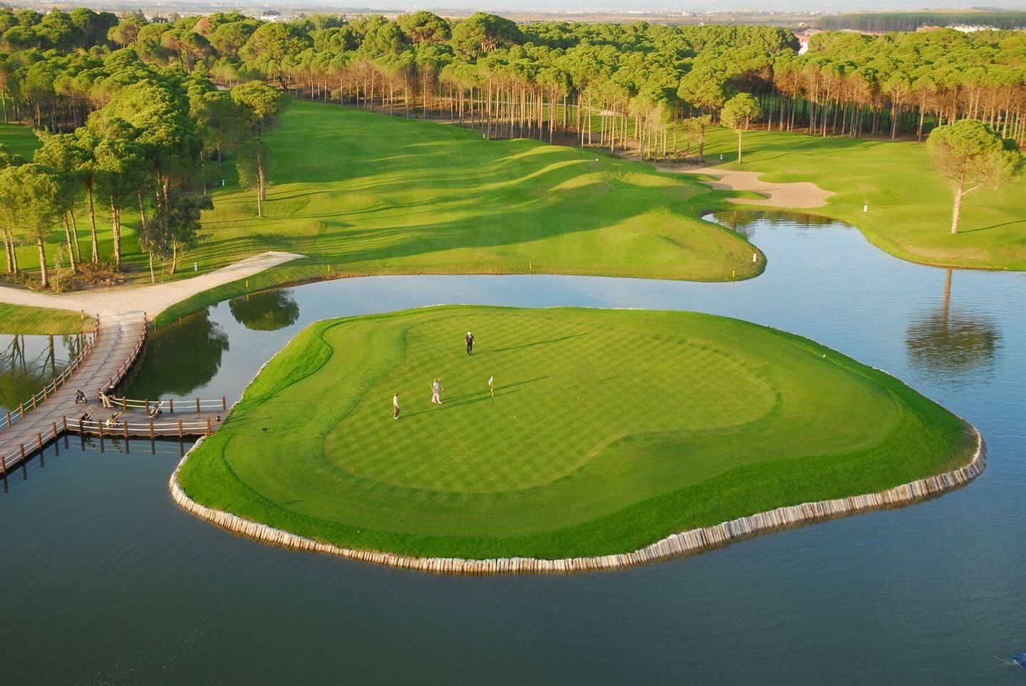 Maximizing Business Potential: The Power of Corporate Golf Memberships