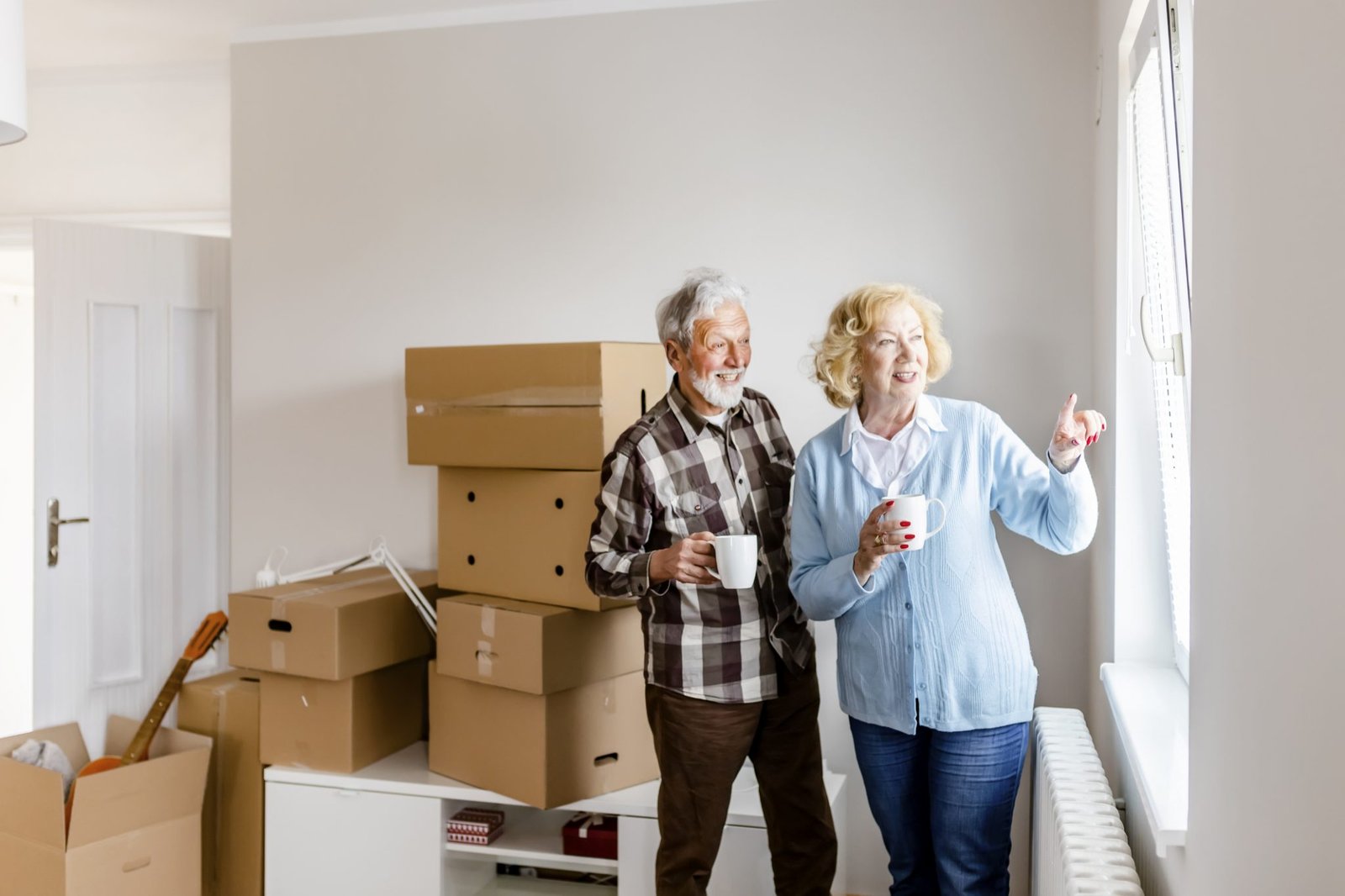 Moving for Seniors: A Step-by-Step Guide and Helpful Tips